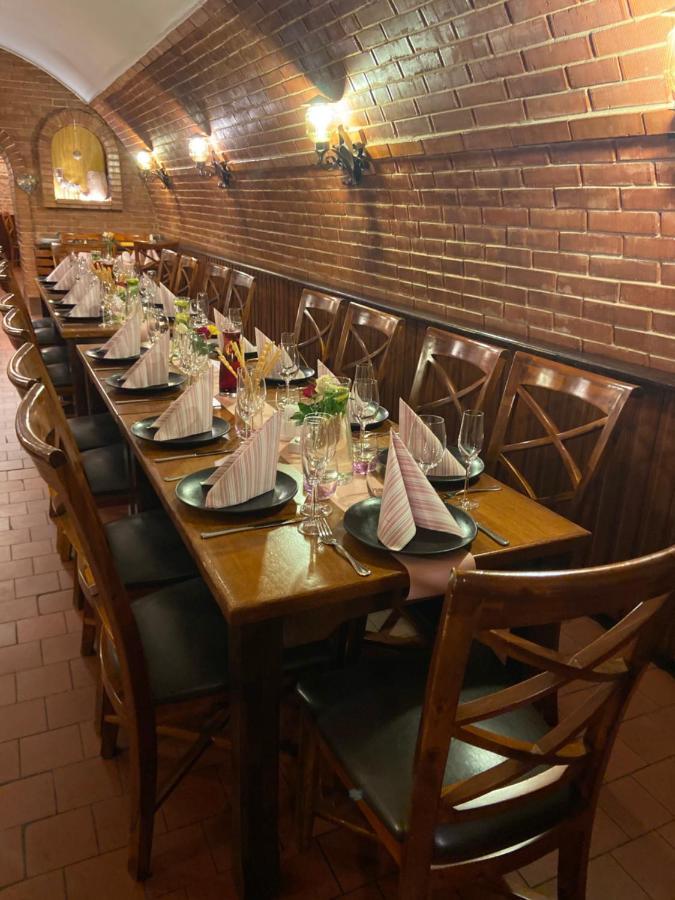 Restaurace A Penzion U Doubku Břeclav 外观 照片